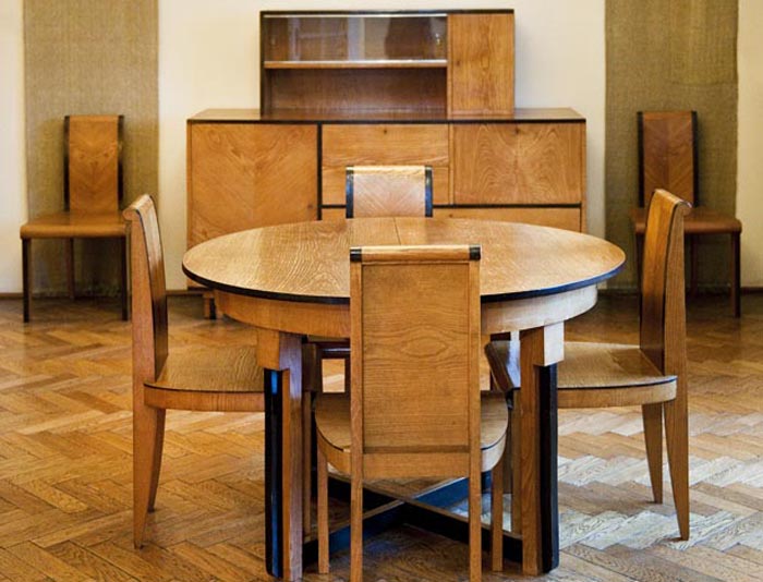 Marian Sigmund, dining room furniture set and a chair from the same ensemble, made by the Ład Artists’ Cooperative, 1932, private collection, photo: Michał Korta